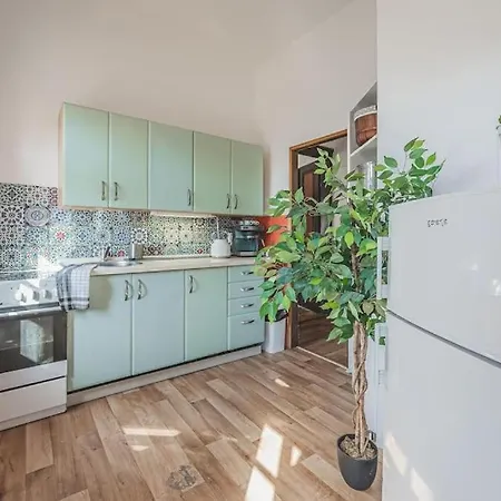 Apartment Plne Vybaveny U Velkeho Namesti 3, Wi-fi, Netflix, Vana Hradec Kralove